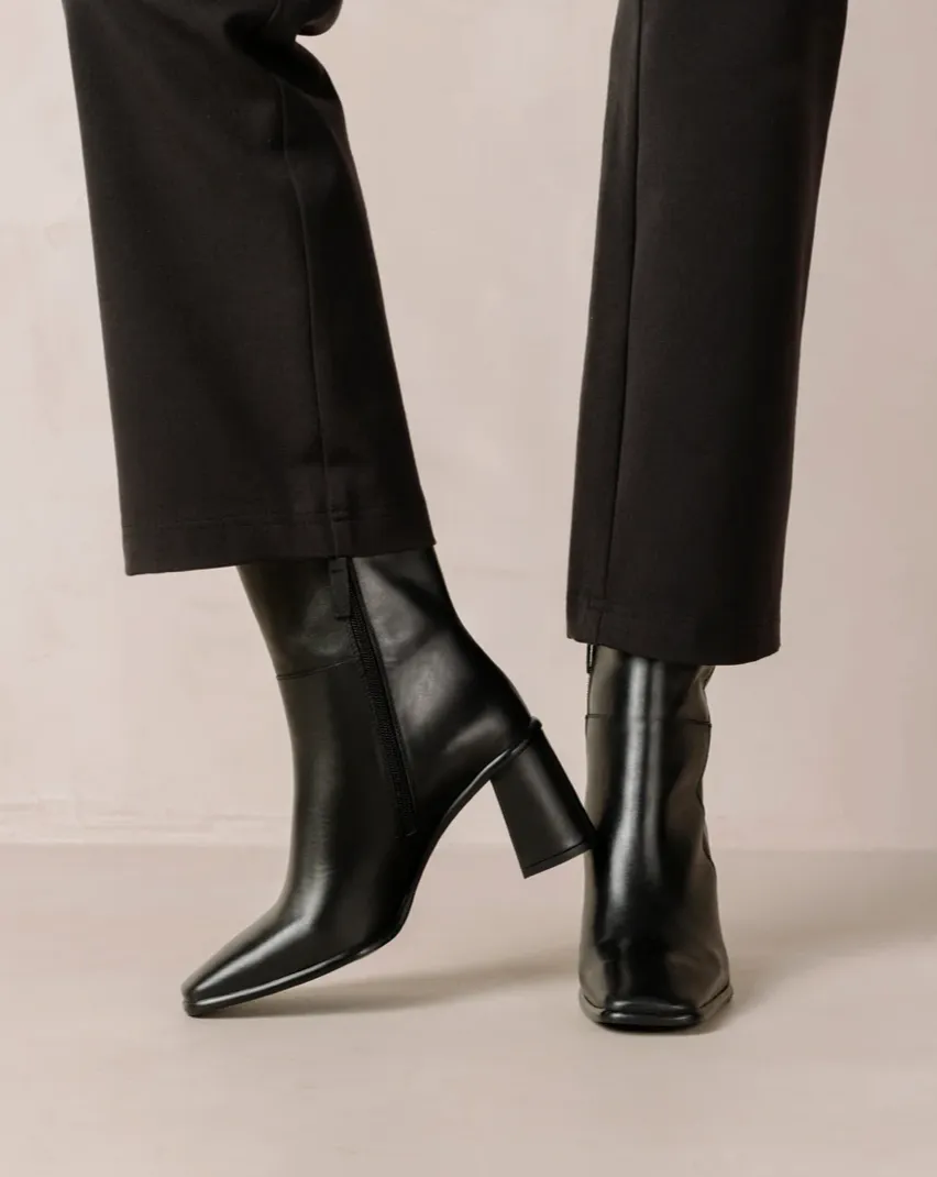 Alohas West Total Black Boot