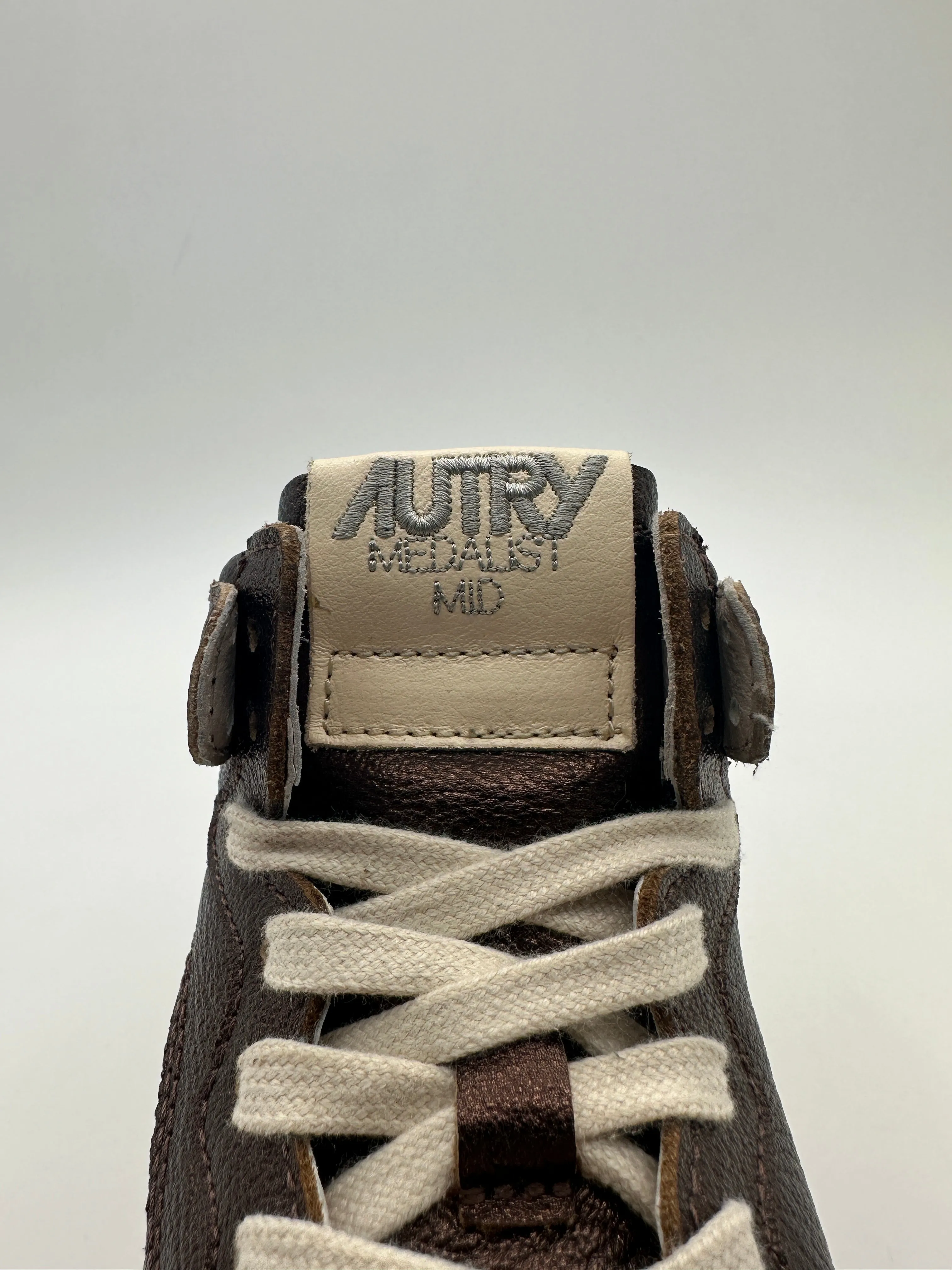 Autry Mid Sneakers