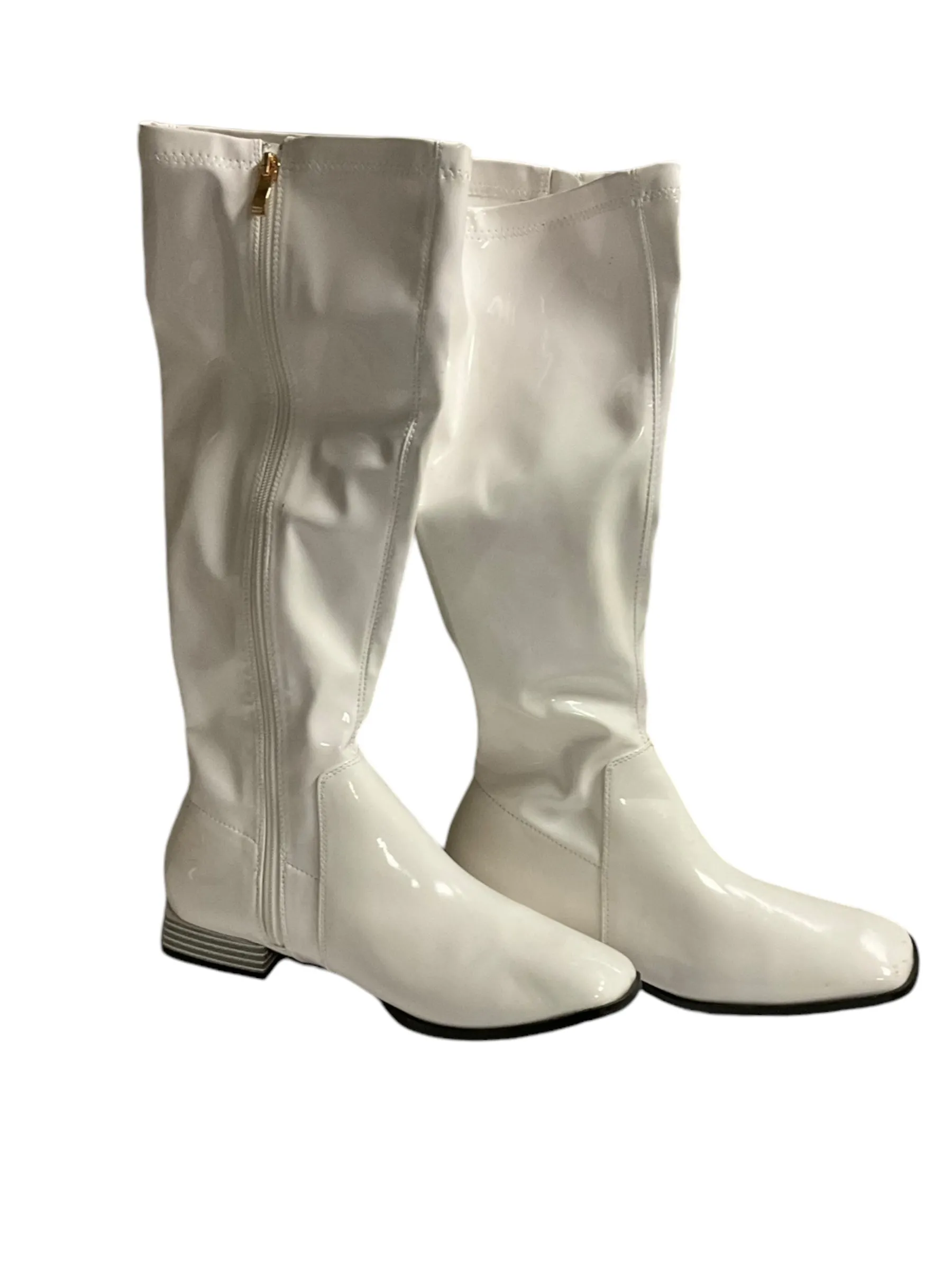 Boots Knee Flats By Gen Shue In White, Size: 9